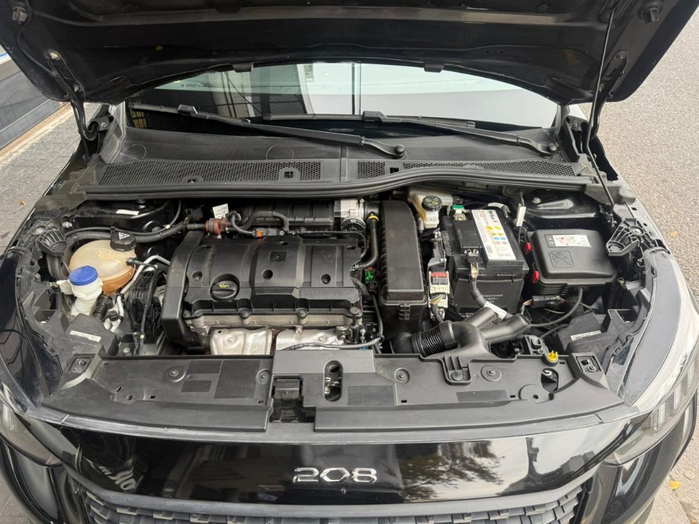 Peugeot 208 Feline — foto 10